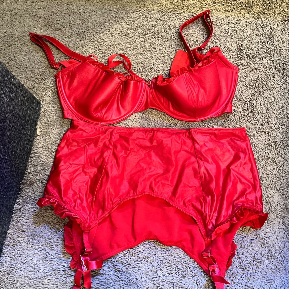 Savage X Fenty Vibrant Red Bra and Garter Set